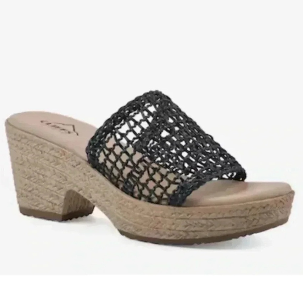 🆕Cliffs by White Mountain Biankka Platform Sandal